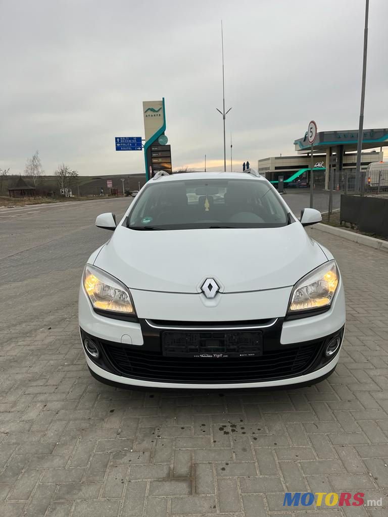 2013' Renault Megane photo #2