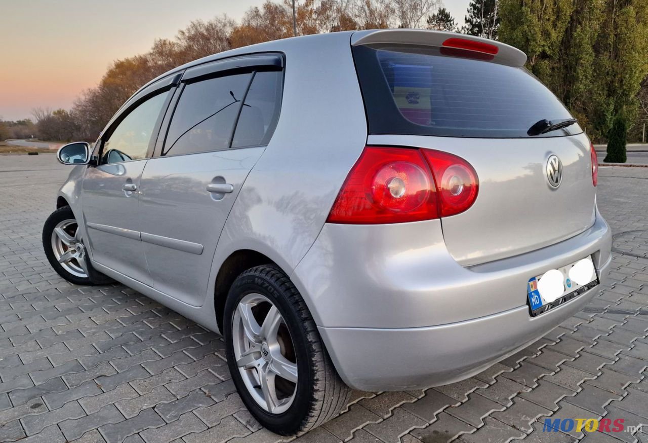 2005' Volkswagen Golf photo #5