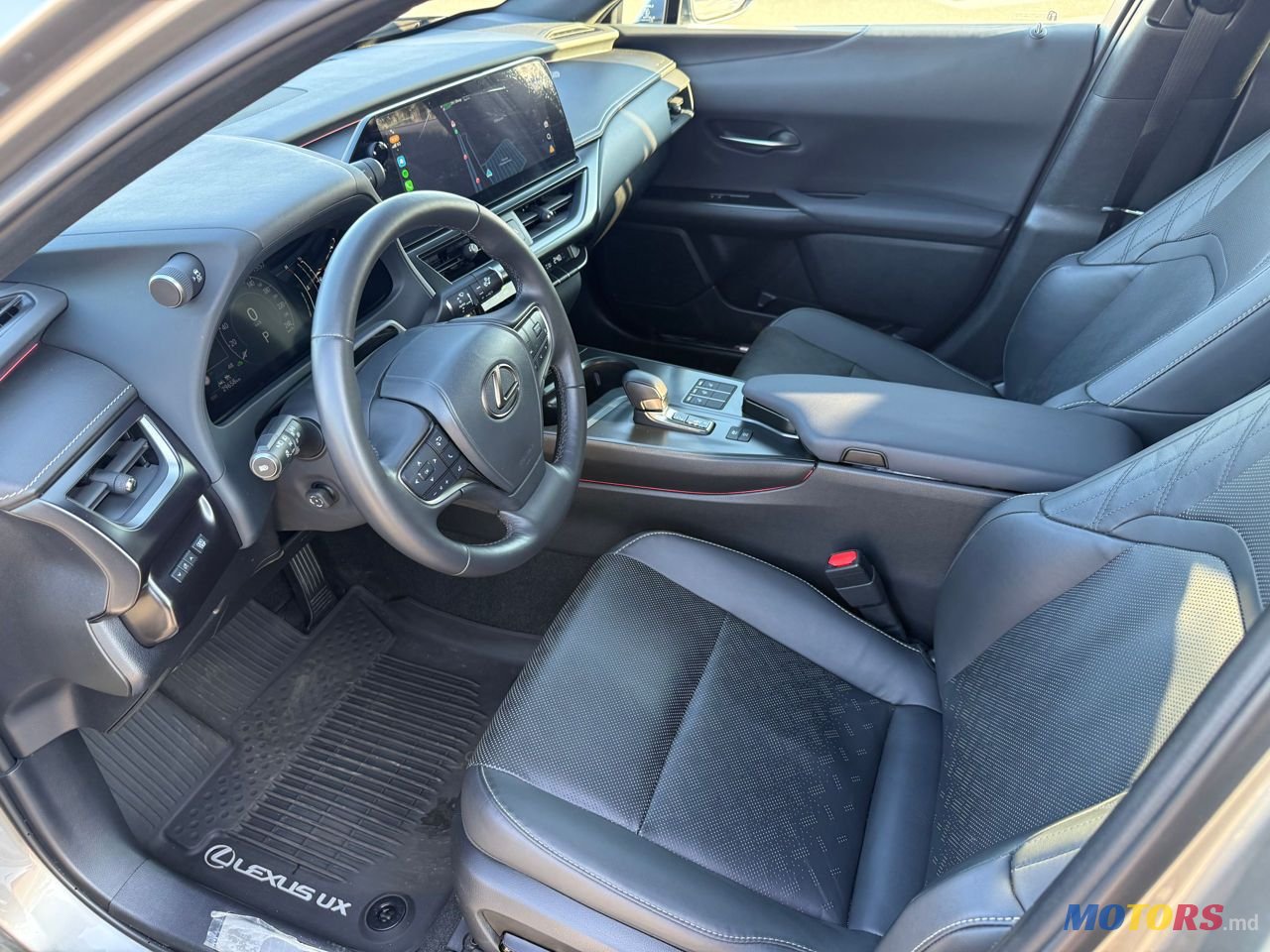 2024' Lexus UX photo #6