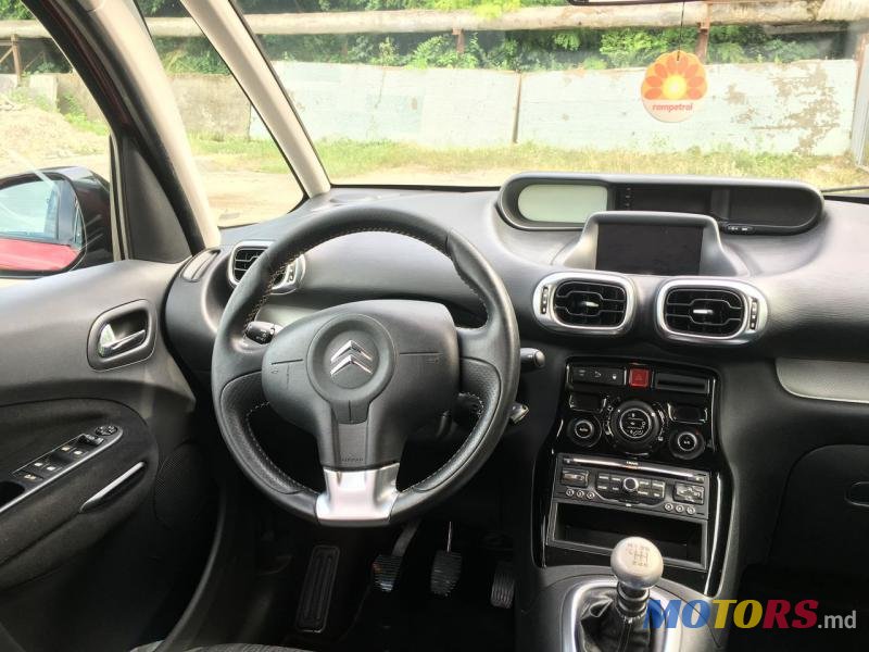 2010' Citroen C3 Picasso photo #3