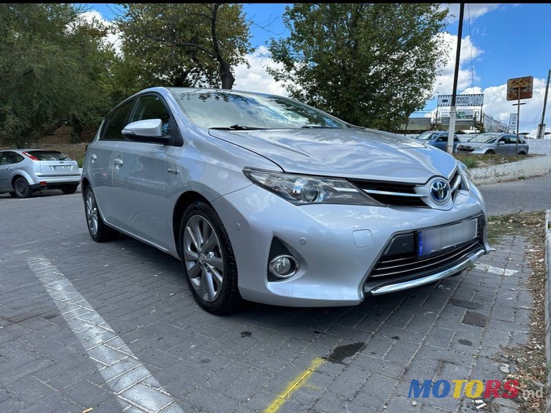 2014' Toyota Auris photo #3