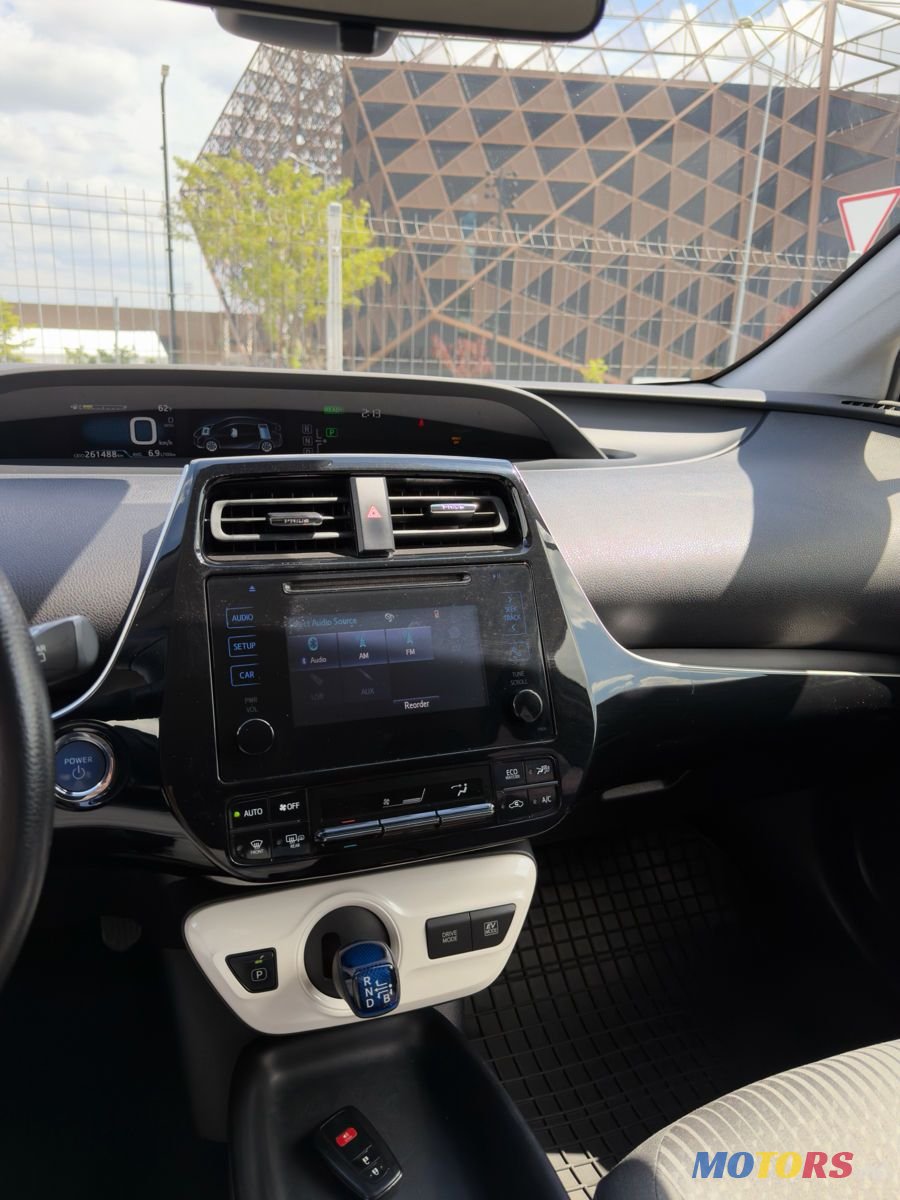 2016' Toyota Prius photo #6