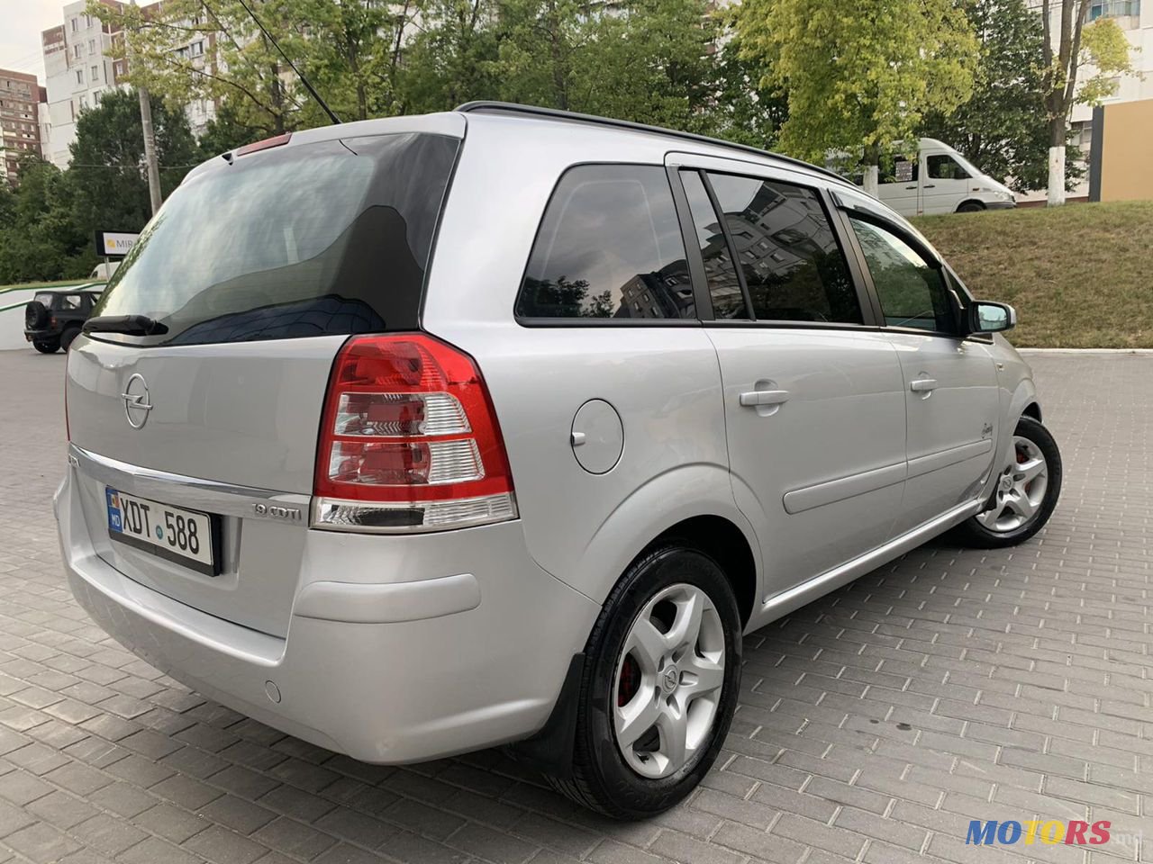 2008' Opel Zafira photo #4