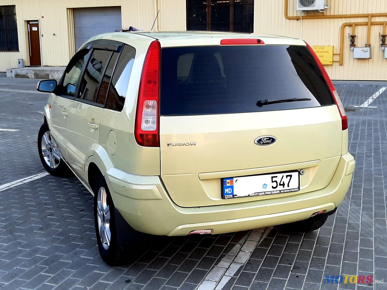 2010' Ford Fusion photo #3