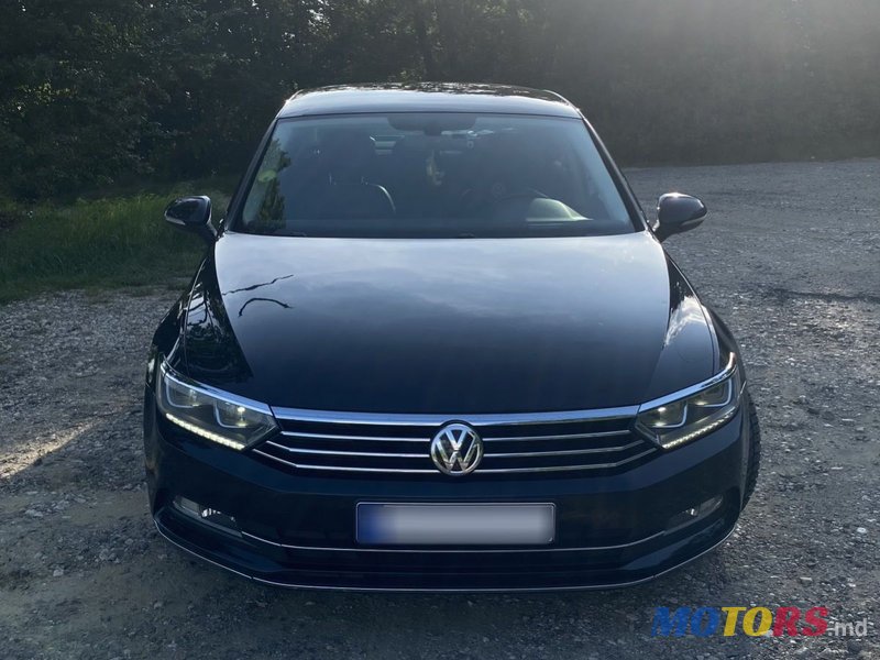 2017' Volkswagen Passat photo #2