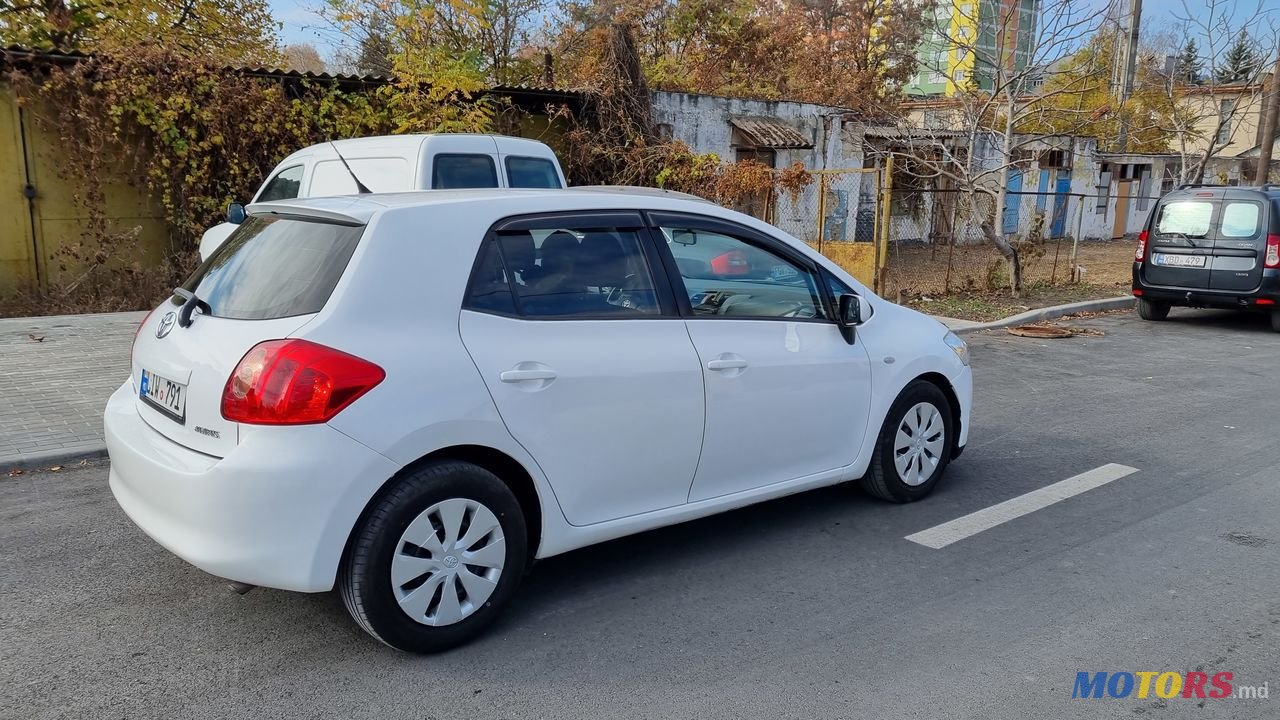 2009' Toyota Auris photo #4