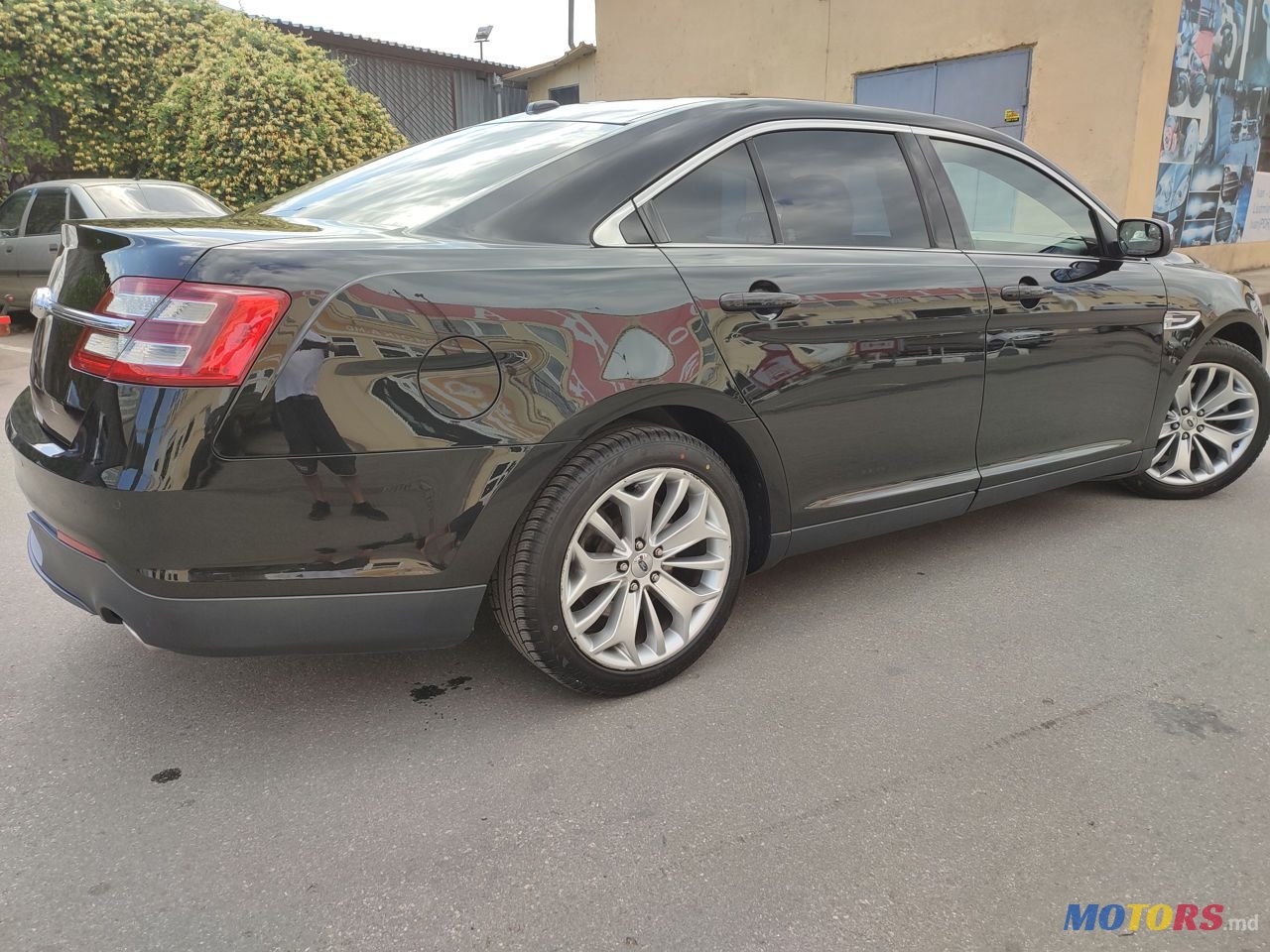 2013' Ford Taurus photo #4