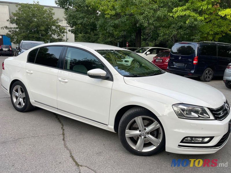 2013' Volkswagen Passat photo #1
