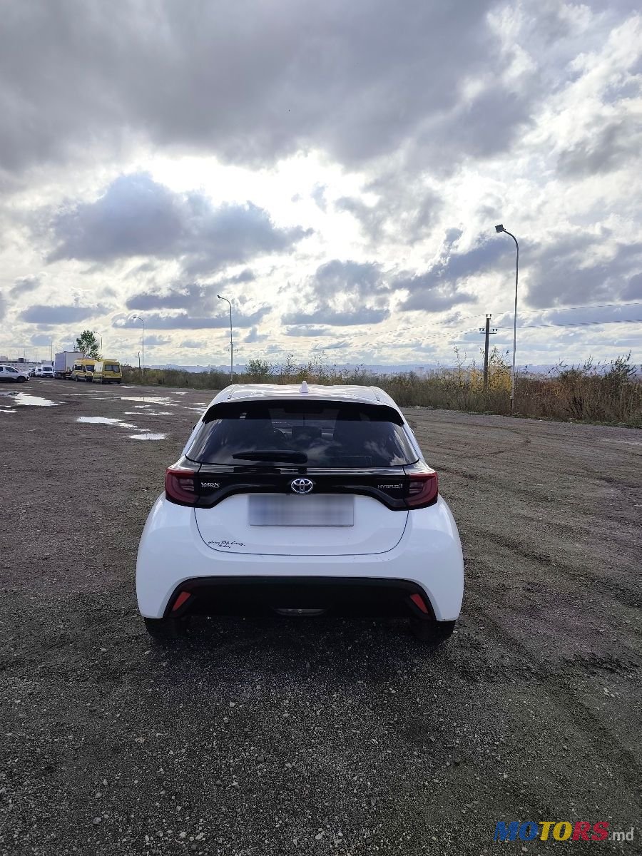 2020' Toyota Yaris photo #6