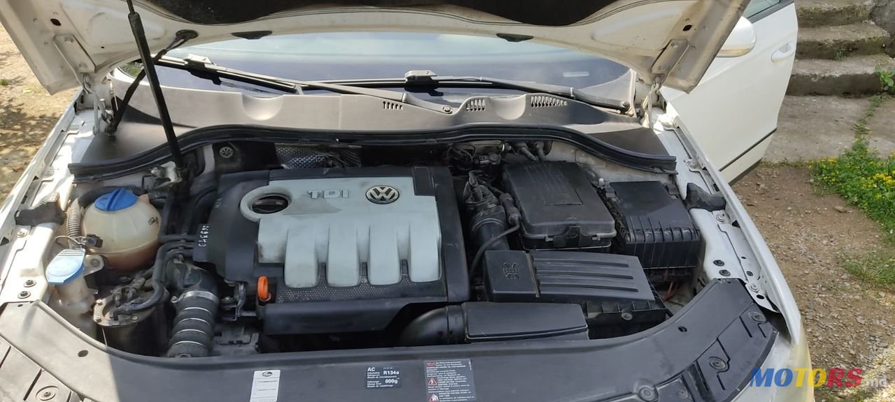 2007' Volkswagen Passat photo #6