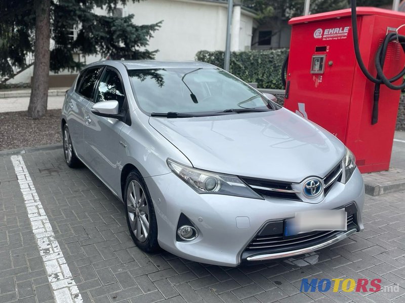 2014' Toyota Auris photo #3