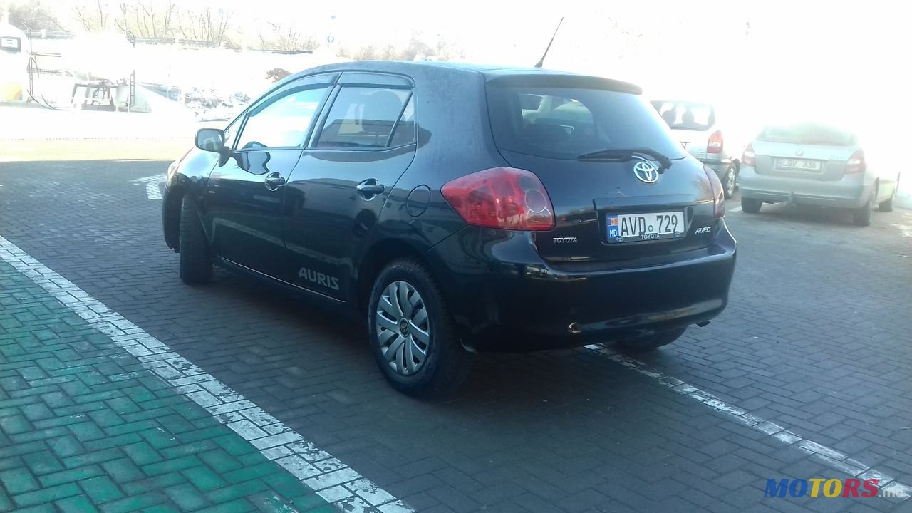 2009' Toyota Auris photo #3