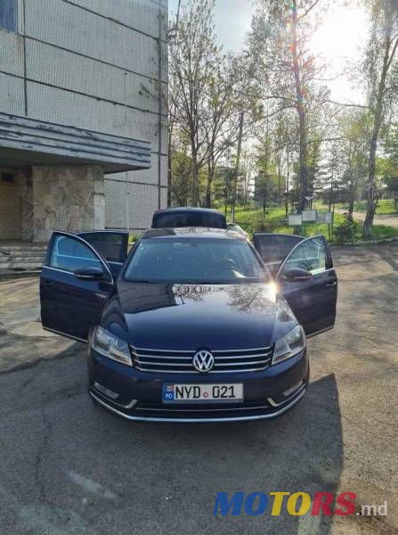 2012' Volkswagen Passat photo #6