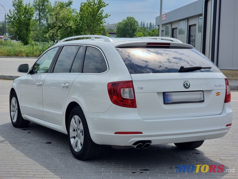 2012' Skoda Superb photo #6