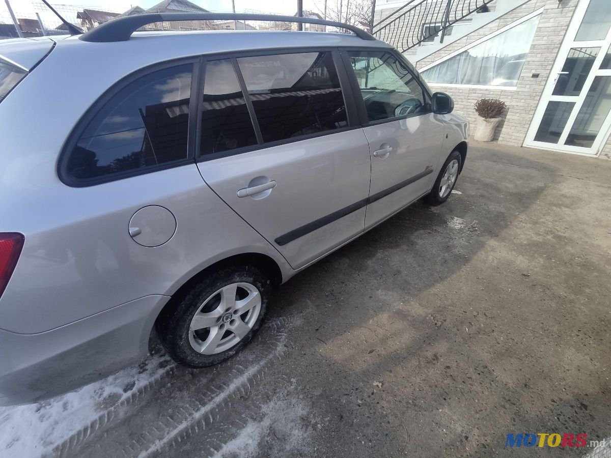 2009' Skoda Fabia photo #4