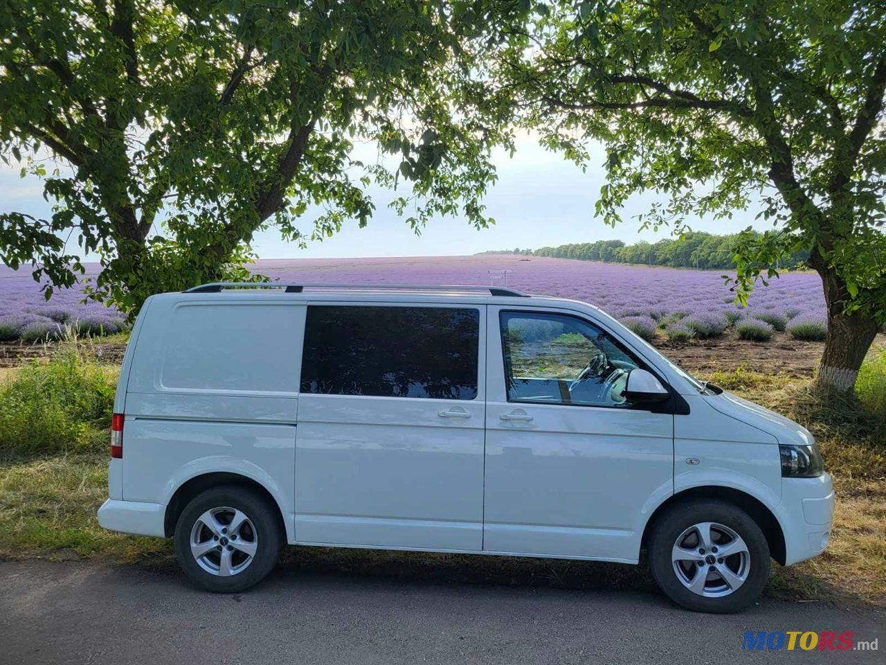 2010' Volkswagen Transporter photo #4