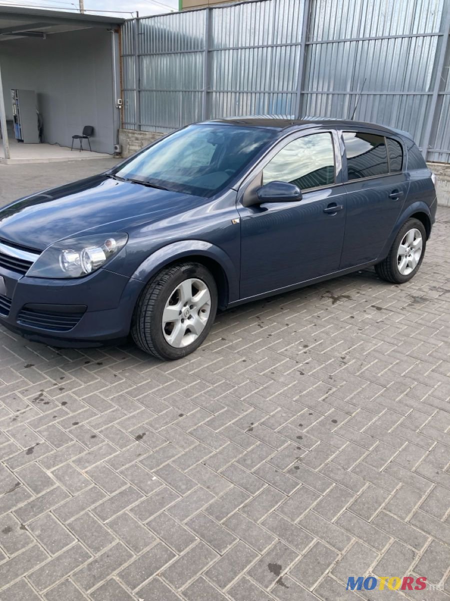 2006' Opel Astra photo #1