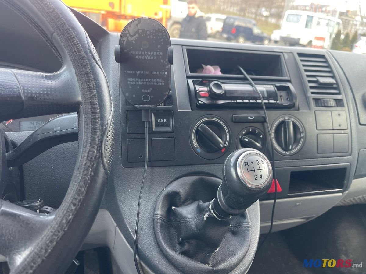 2004' Volkswagen Transporter photo #6