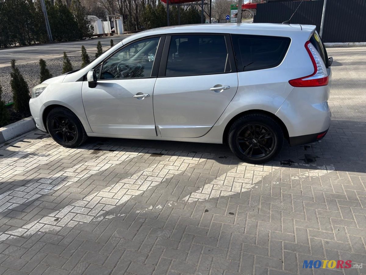 2014' Renault Grand Scenic photo #5