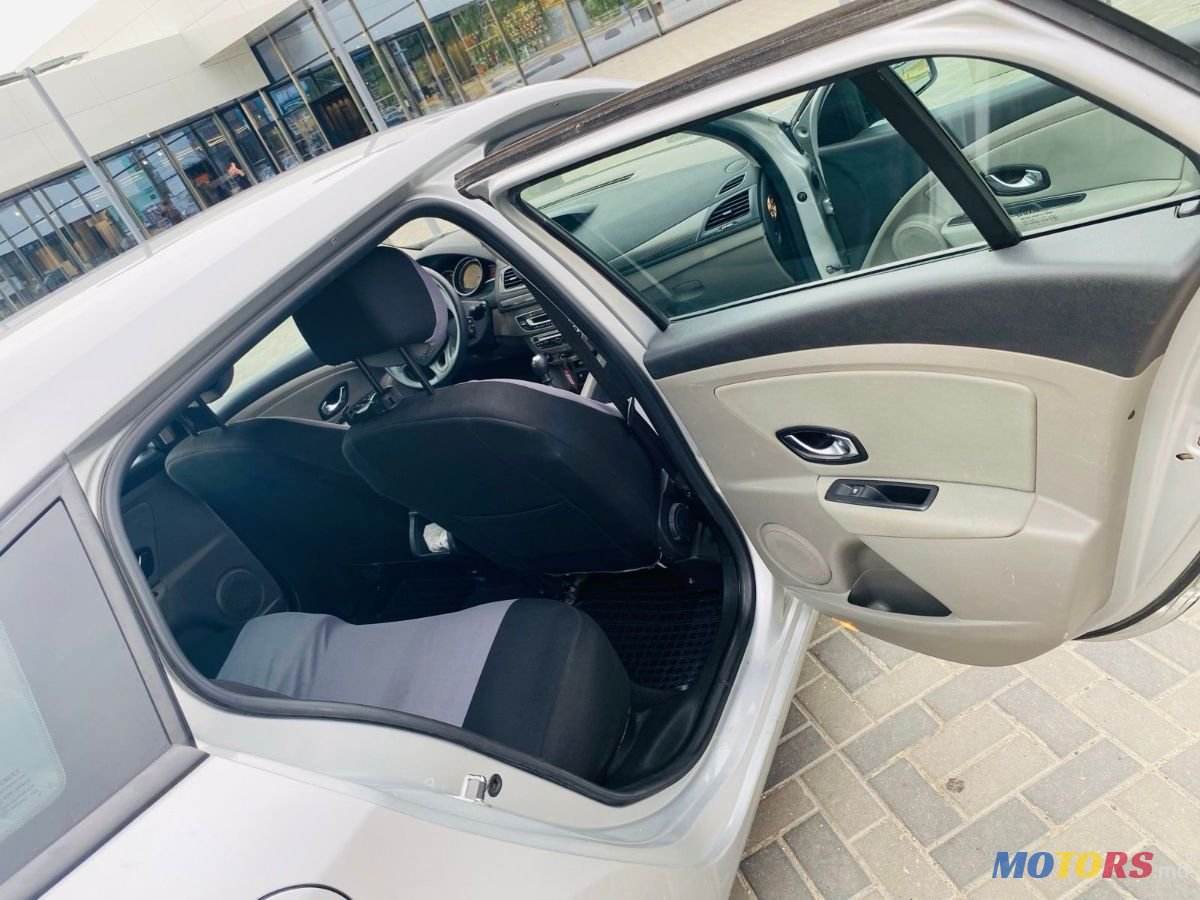 2010' Renault Megane photo #5