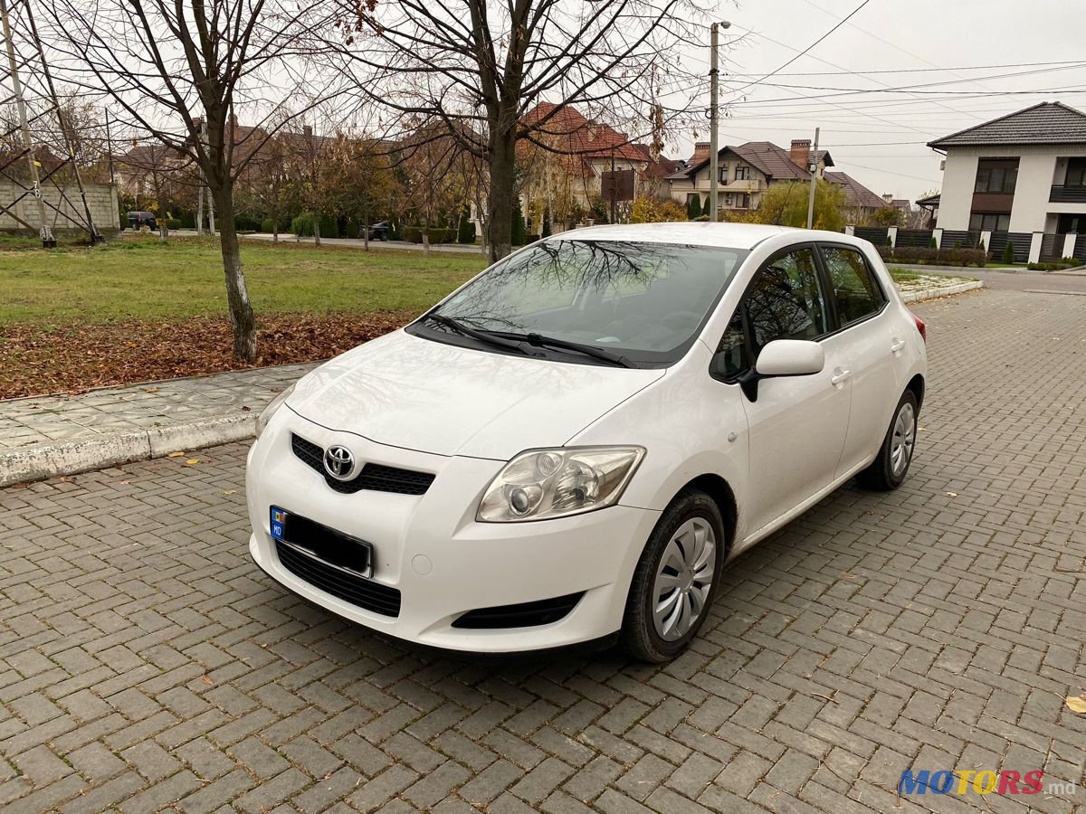 2008' Toyota Auris photo #3