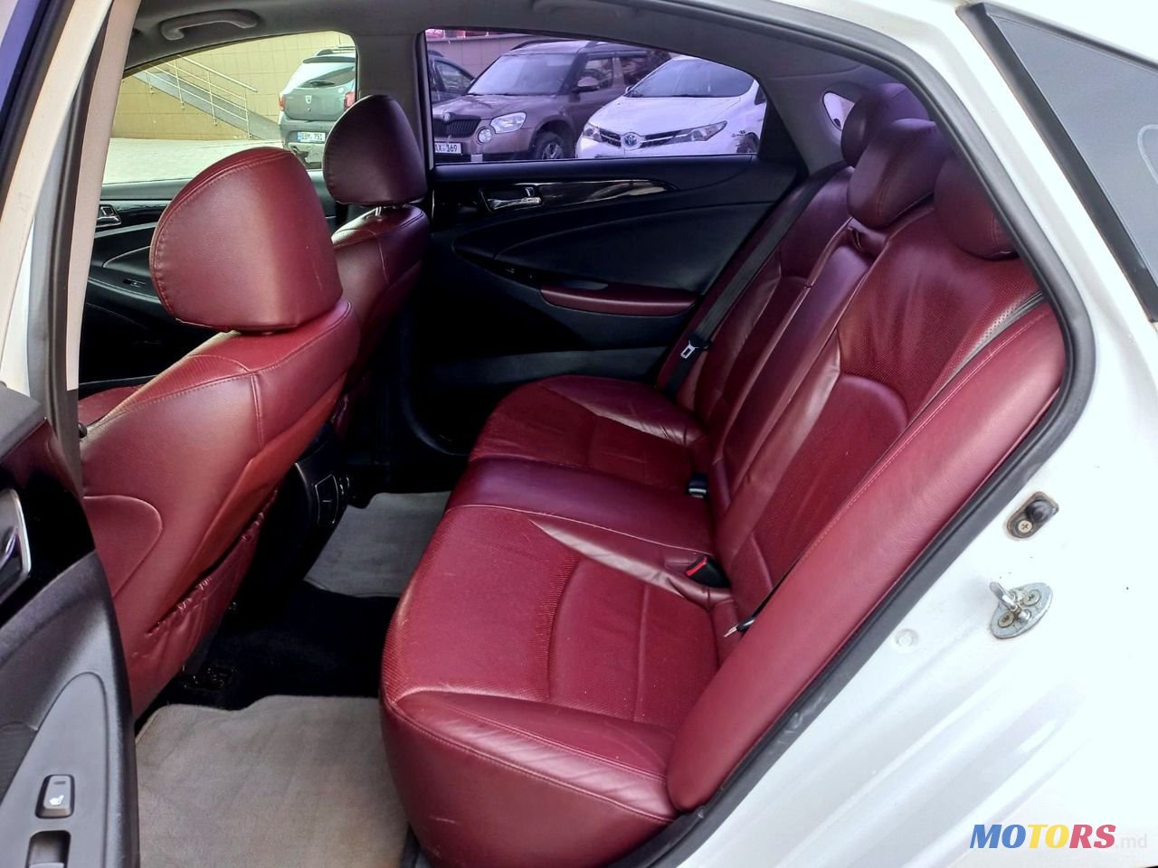 2011' Hyundai Sonata photo #6