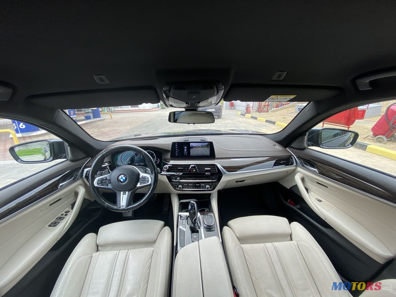 2017' BMW 5 Series photo #5