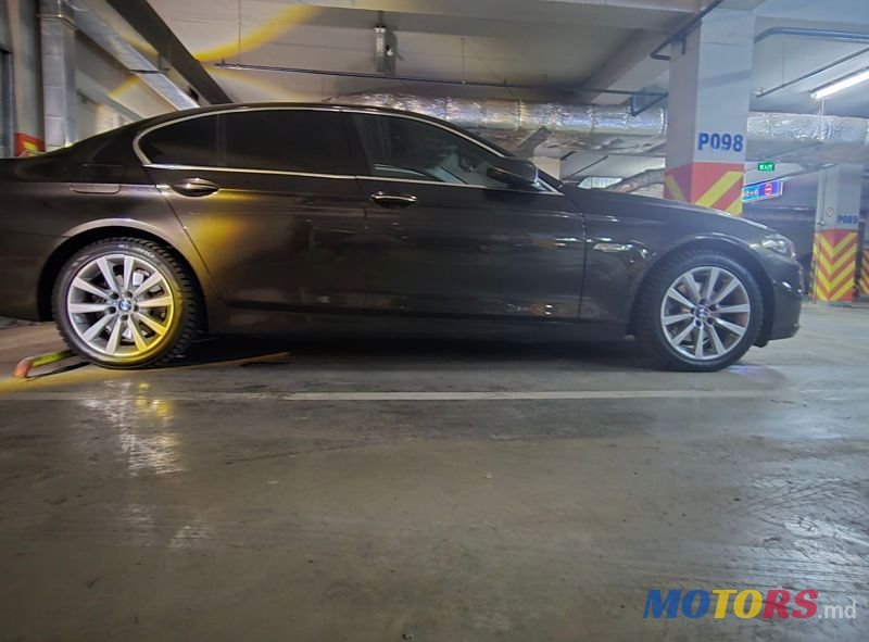 2016' BMW 5 Series photo #2