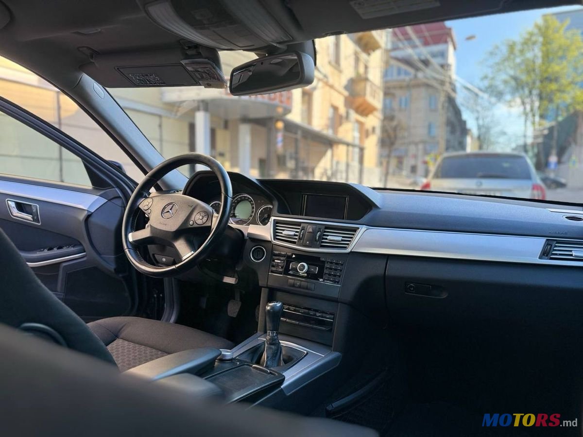 2009' Mercedes-Benz E-Class photo #6