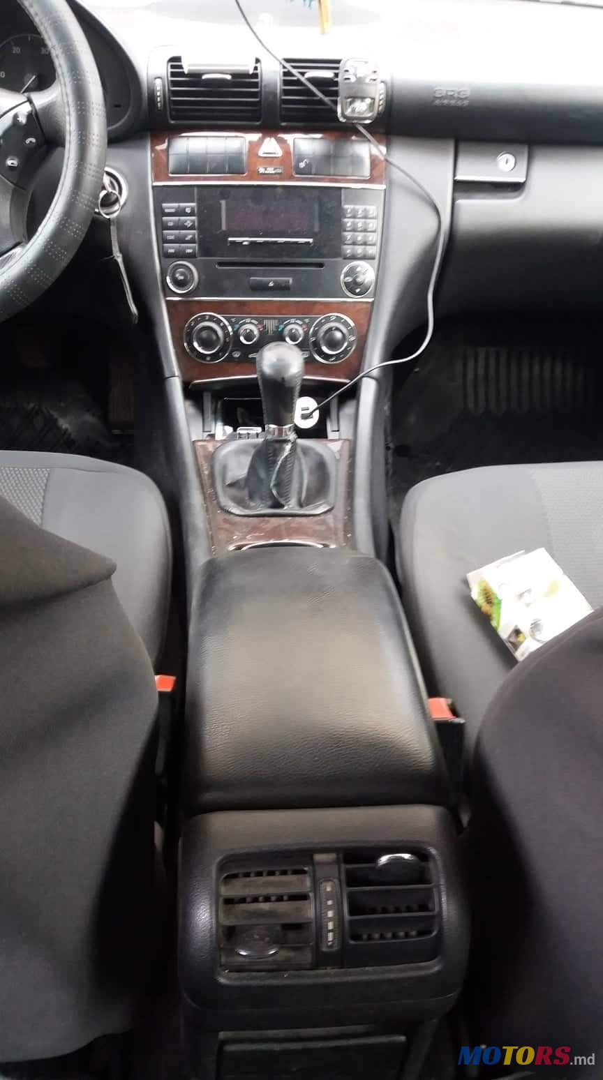 2004' Mercedes-Benz C-Class photo #4