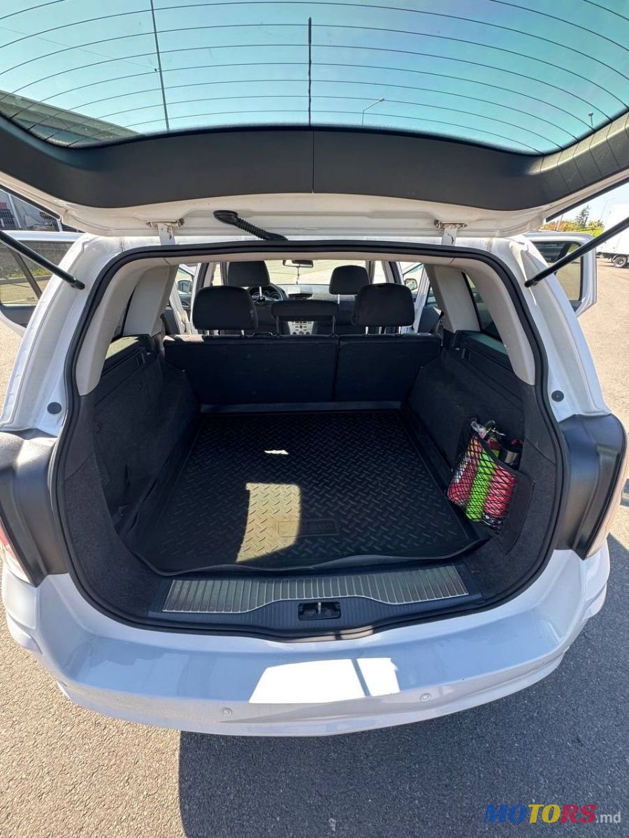 2009' Opel Astra photo #5