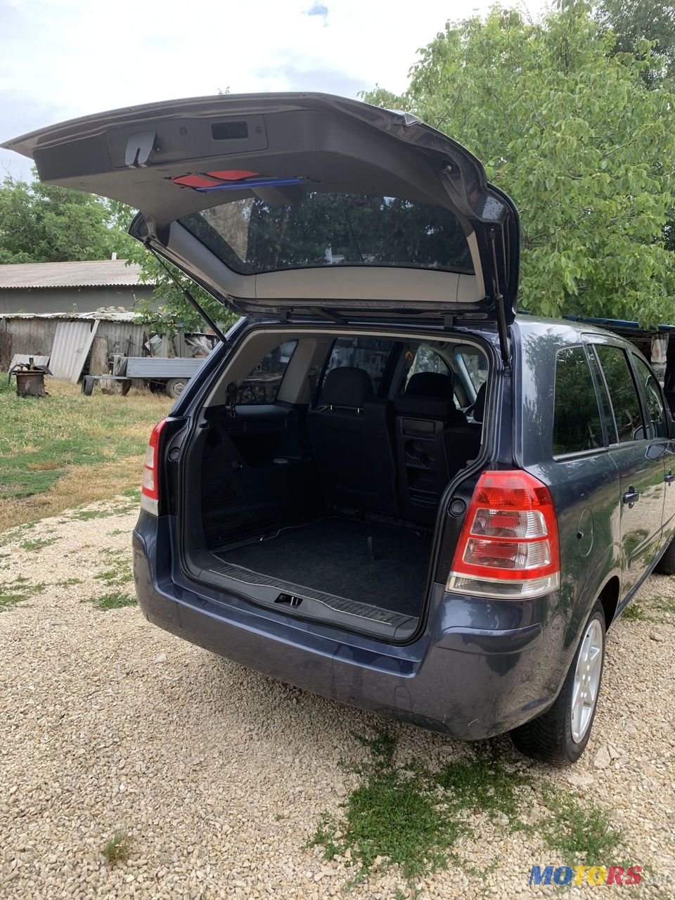 2009' Opel Zafira photo #3