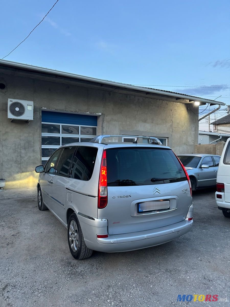 2012' Citroen C8 photo #3