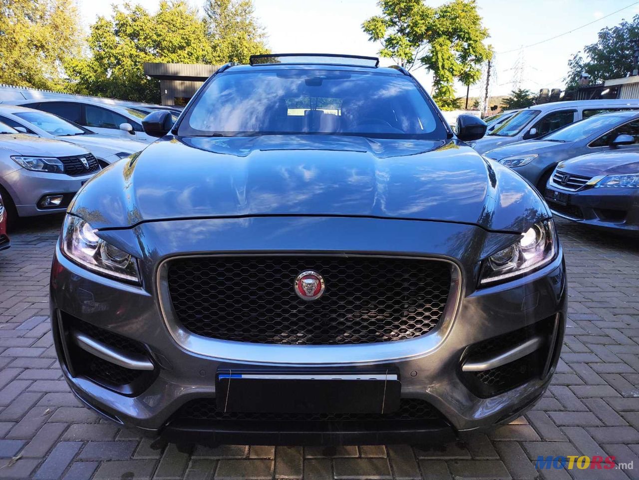 2016' Jaguar F-Pace photo #2