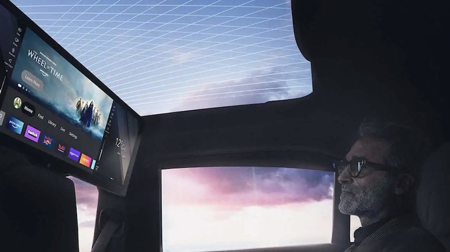 BMW i7 Teaser Shows Off Panoramic Rear-Seat 8K Theater Screen