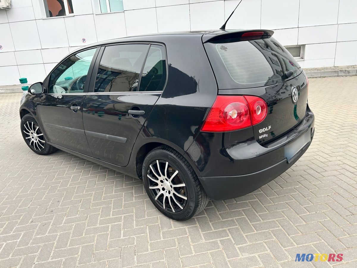 2008' Volkswagen Golf photo #4