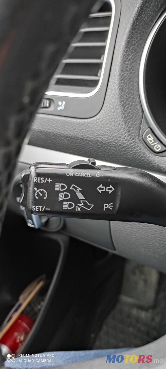 2011' Volkswagen Golf photo #3