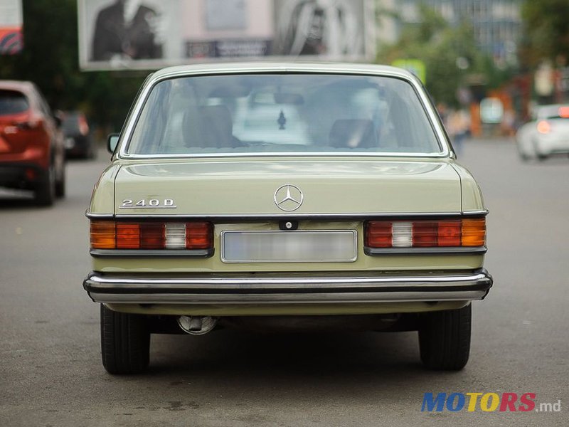 1982' Mercedes-Benz Series (W123) photo #2