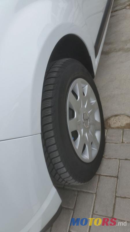 2009' Dacia Sandero photo #2