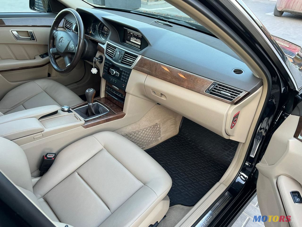 2013' Mercedes-Benz E Класс photo #3