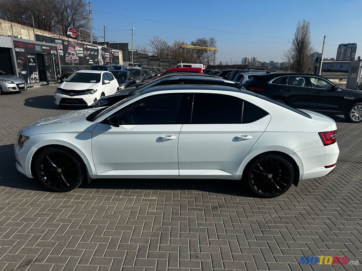 2016' Skoda Superb photo #4