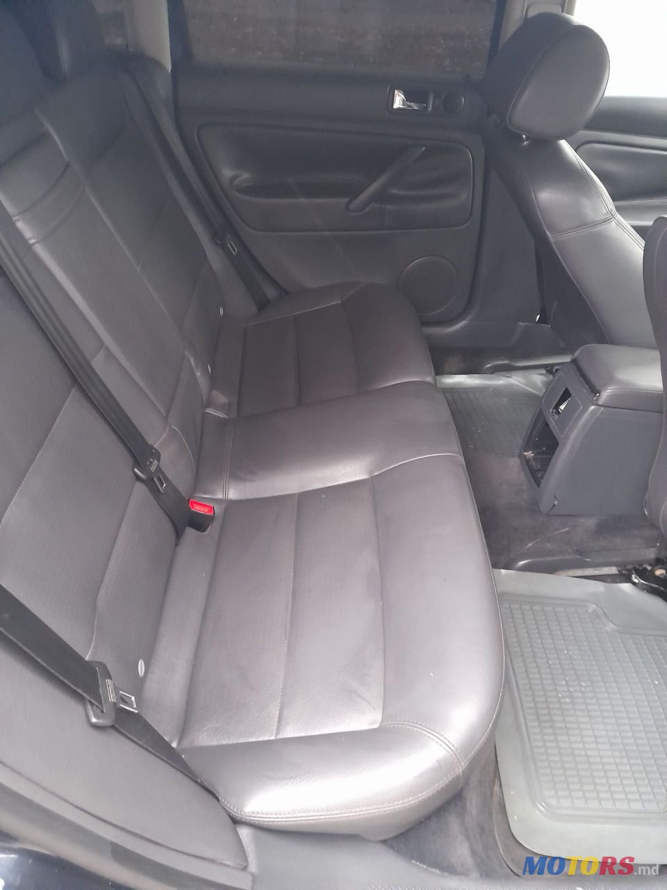 2005' Volkswagen Passat photo #4