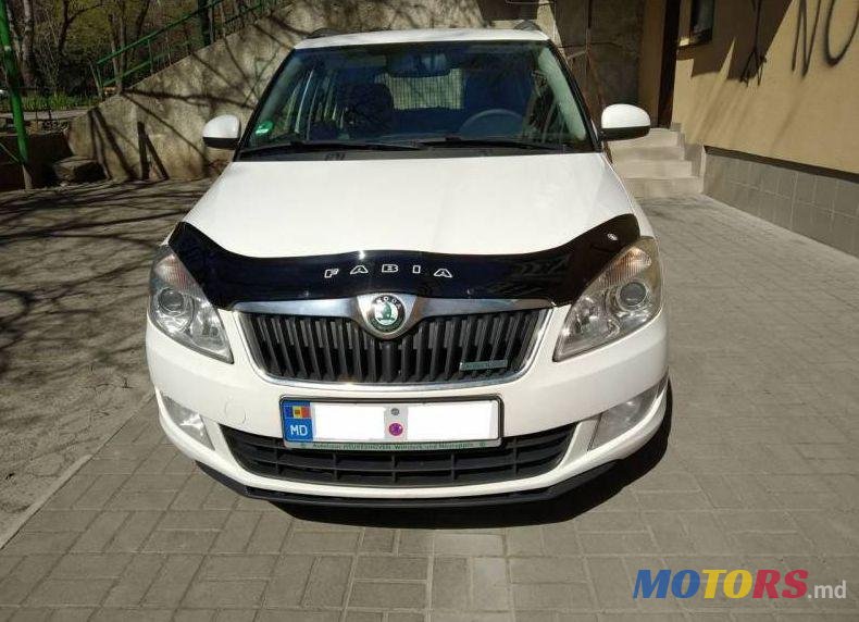2011' Skoda Fabia photo #4