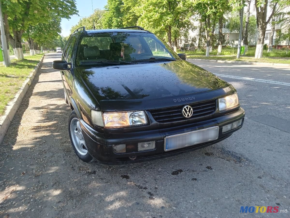 1995' Volkswagen Passat photo #2