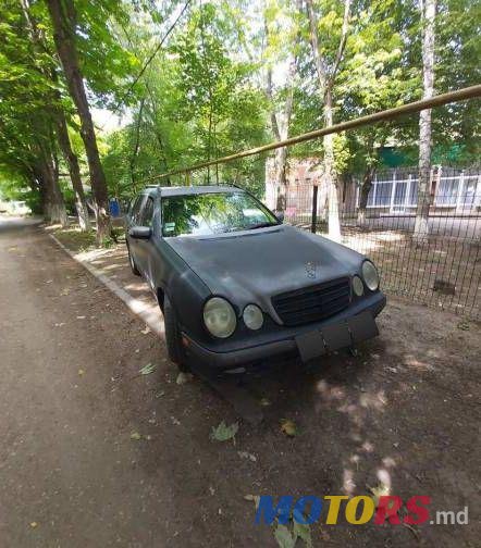 2000' Mercedes-Benz E photo #1