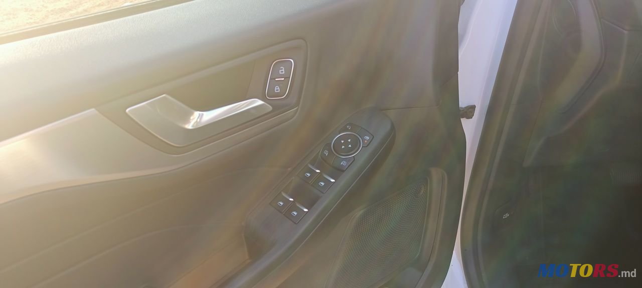 2021' Ford Kuga photo #6