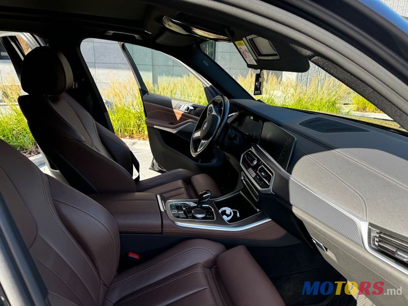 2022' BMW X5 photo #6