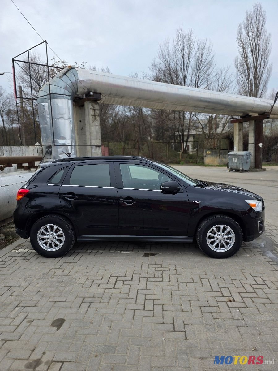 2014' Mitsubishi ASX photo #2