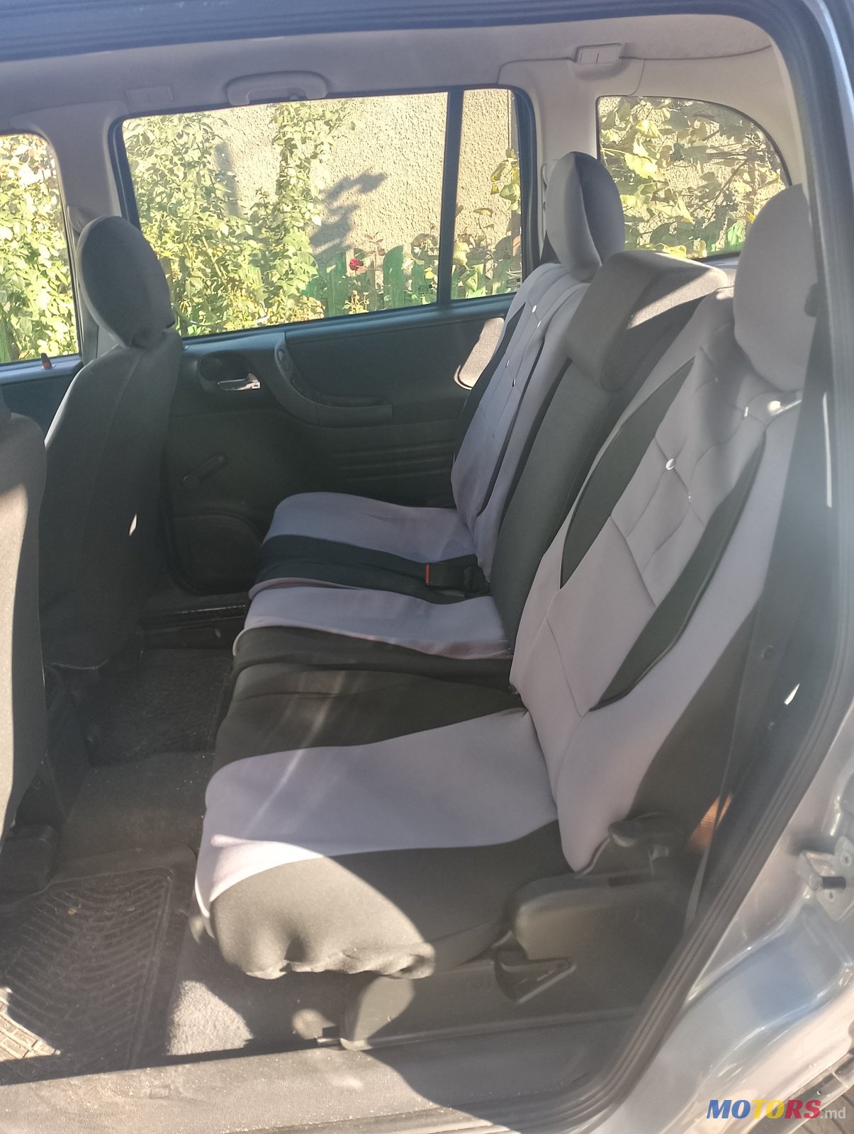 2005' Opel Zafira photo #2