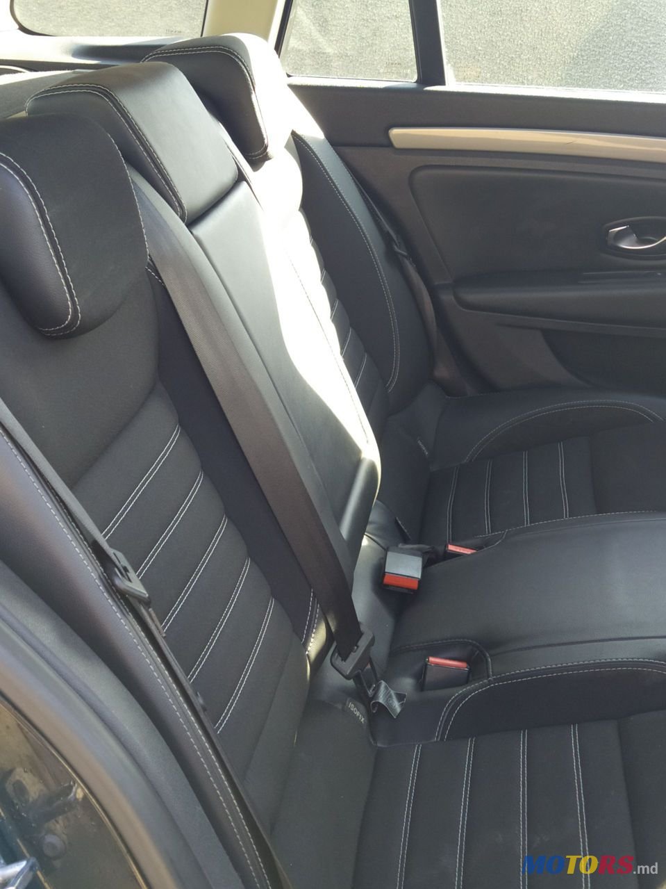 2015' Renault Laguna photo #5